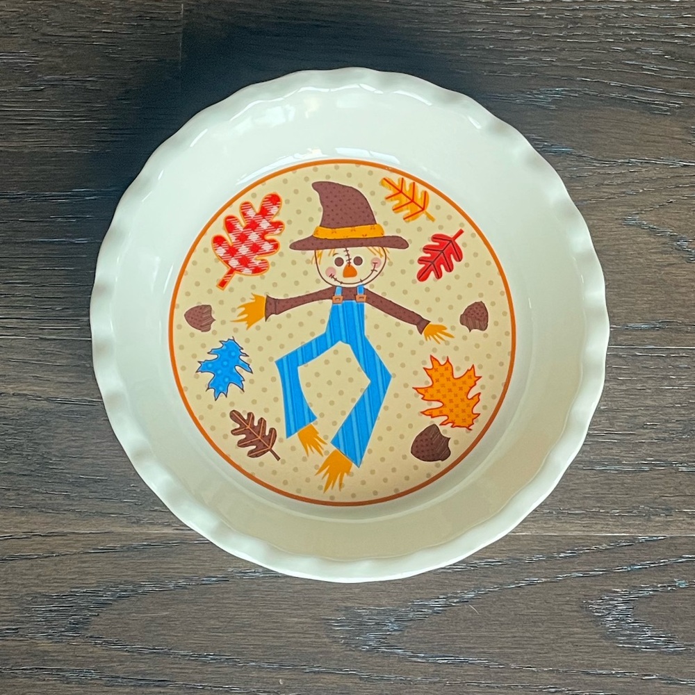Scarecrow Autumn Pie Dish